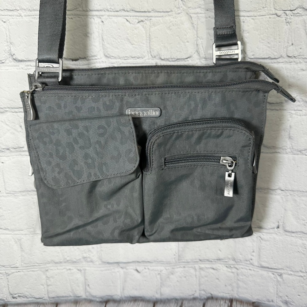Baggallini Gray Leopard Print Crossbody Bag Nylon Travel Organizer Multi-Pocket - Picture 1 of 13